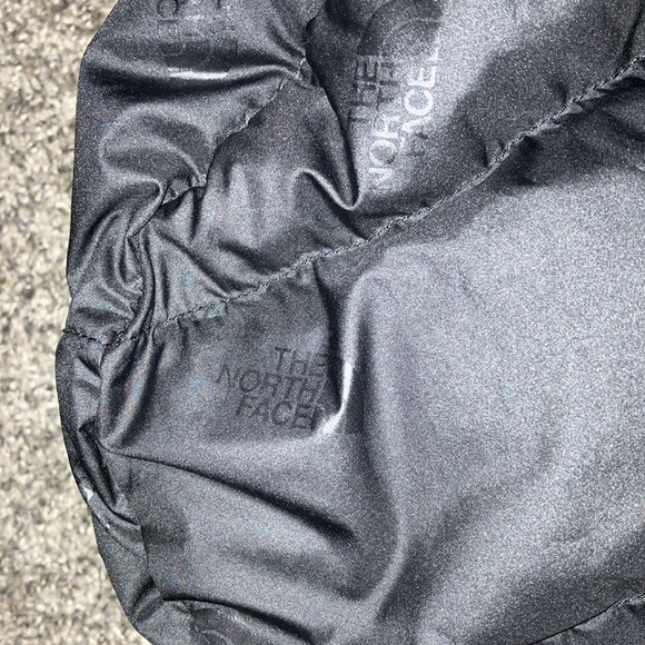 The north face jacket hood button on dark blue checkered plaid snaps - Picture 3 of 6